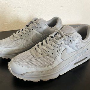 **SOLD** Nike Air Max 90 "Wolf Grey" Size 10.5